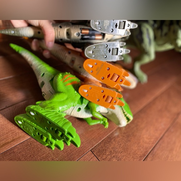 ZURU Robo Alive T-Rex Walking Robotic Dinosaurs w/ Sound & Movement Lot of 3 +1 - Picture 4 of 9